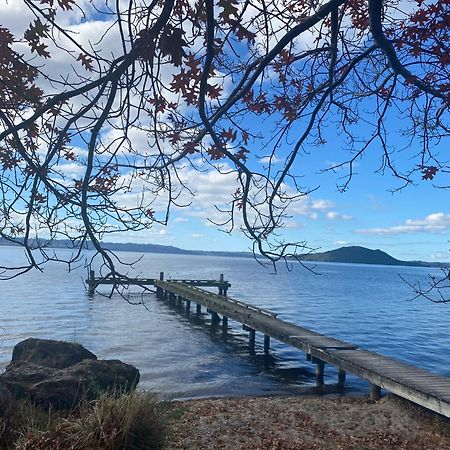 Zodiac Bay Lake Retreat Rotorua Kültér fotó
